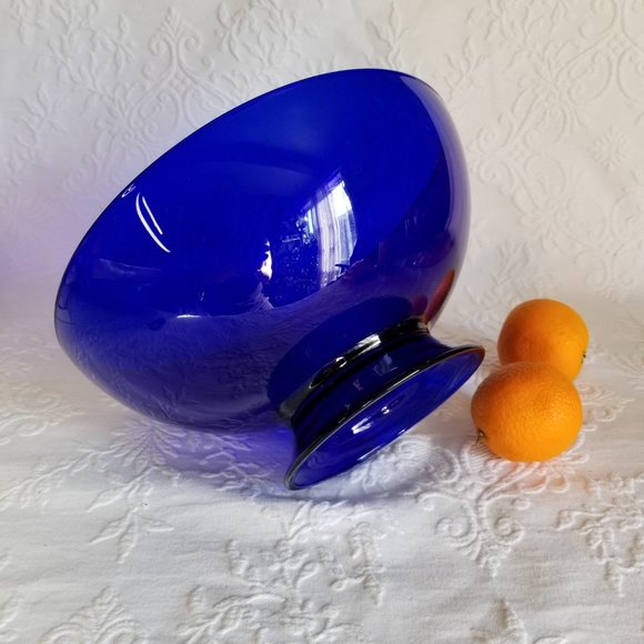Large Cobalt Blue Glass Bowl Serving or Display Vintage - Picture 4 of 5